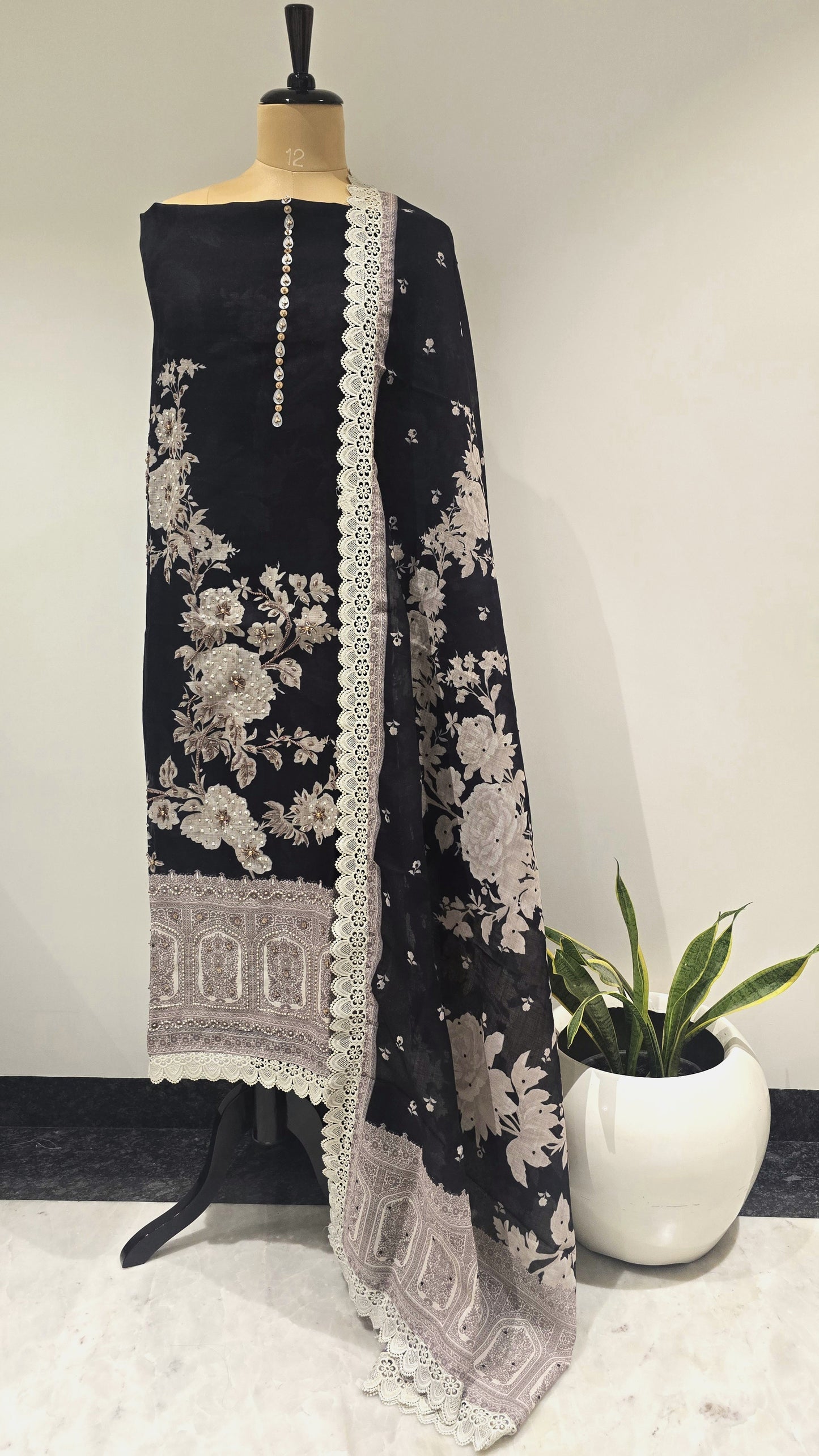 Black Gul Signature Suit