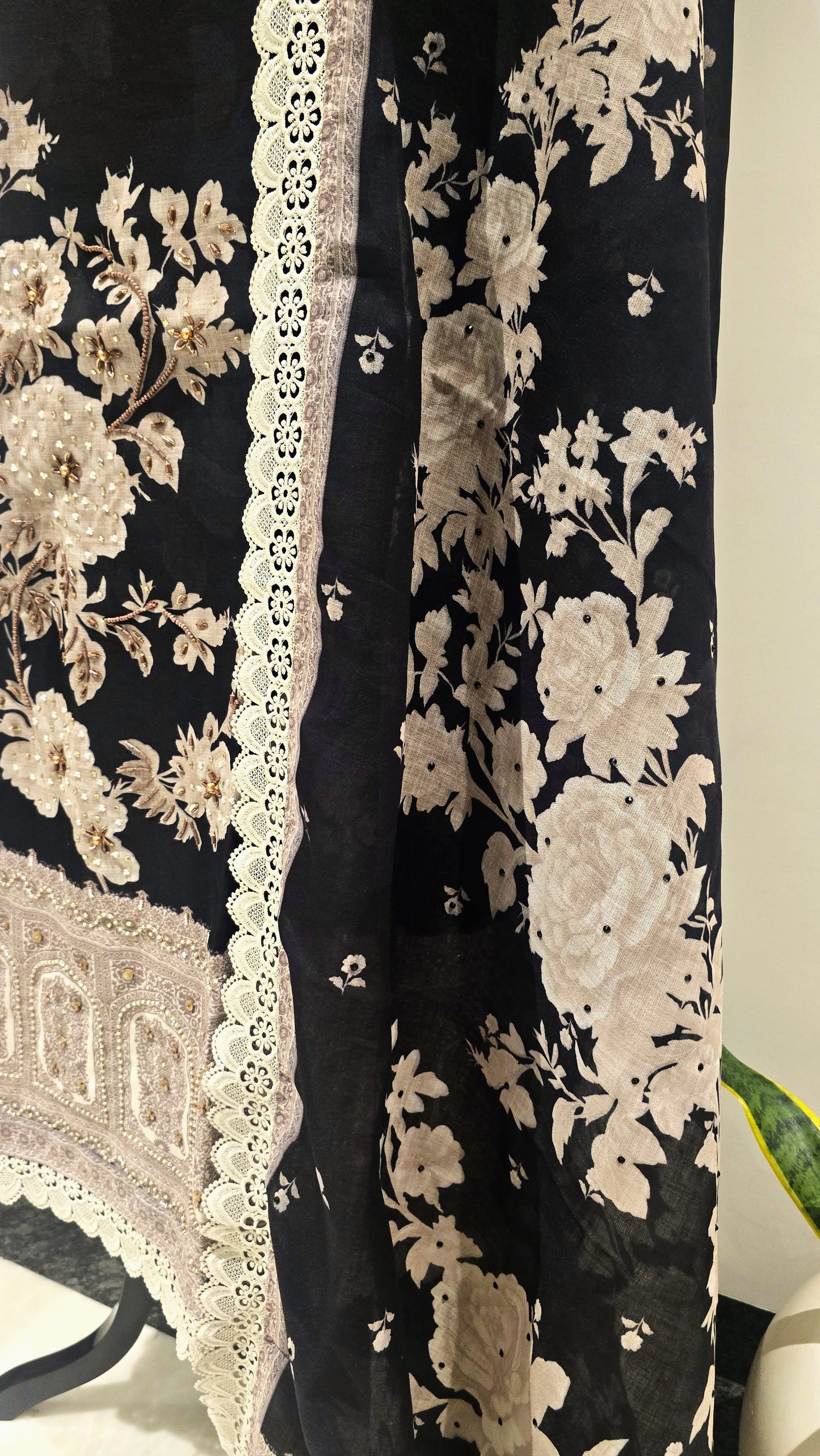 Black Gul Signature Suit