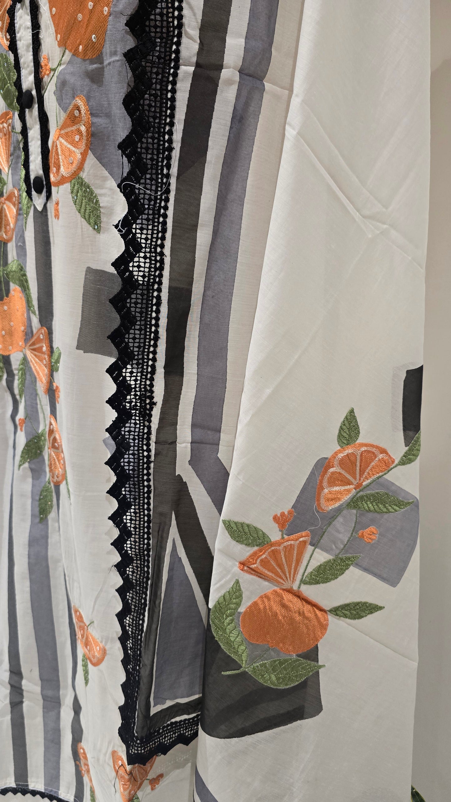 Tanger Noor Threadwork Suit