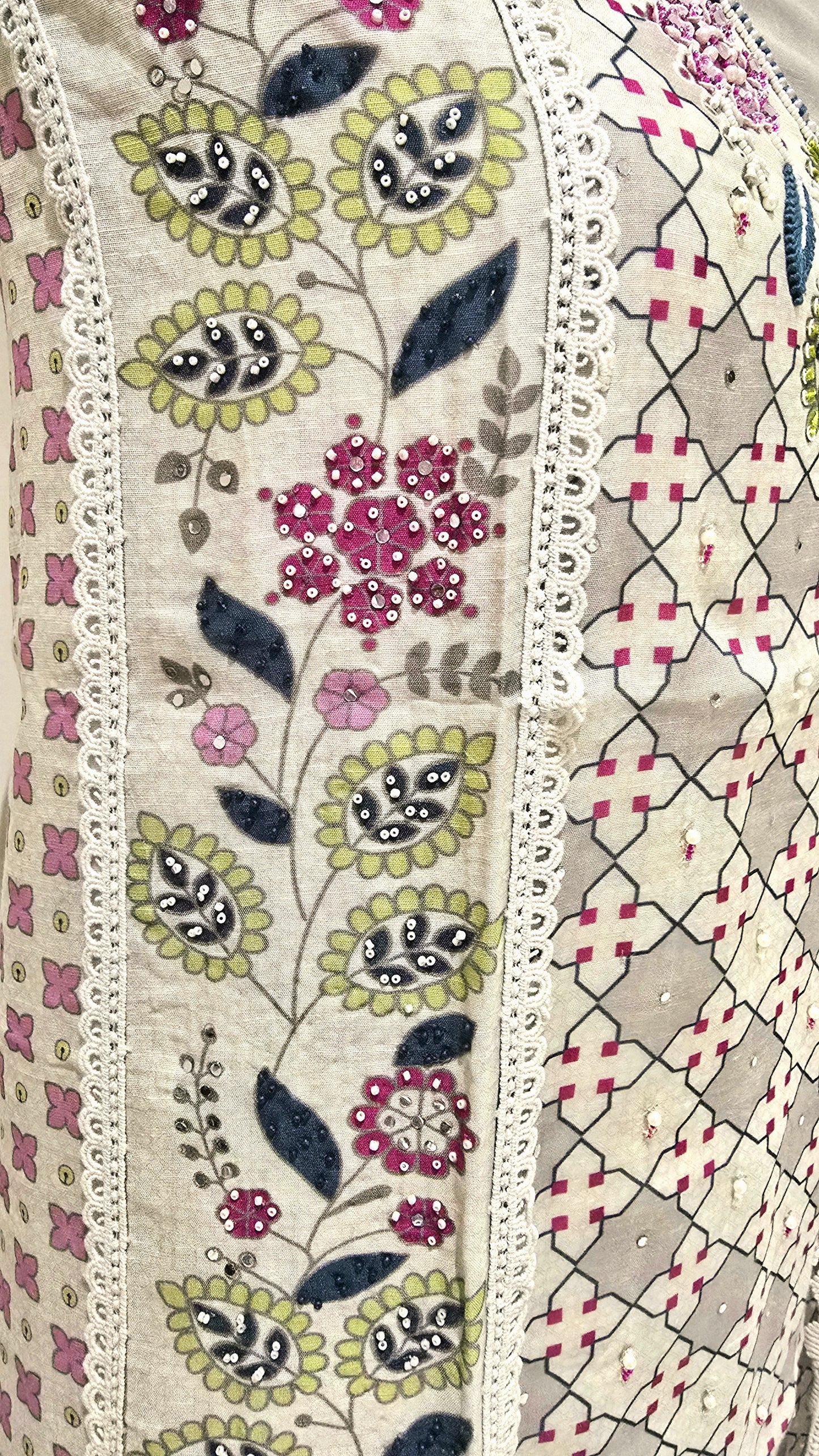 Gulabi Lavika Artisanal Suit