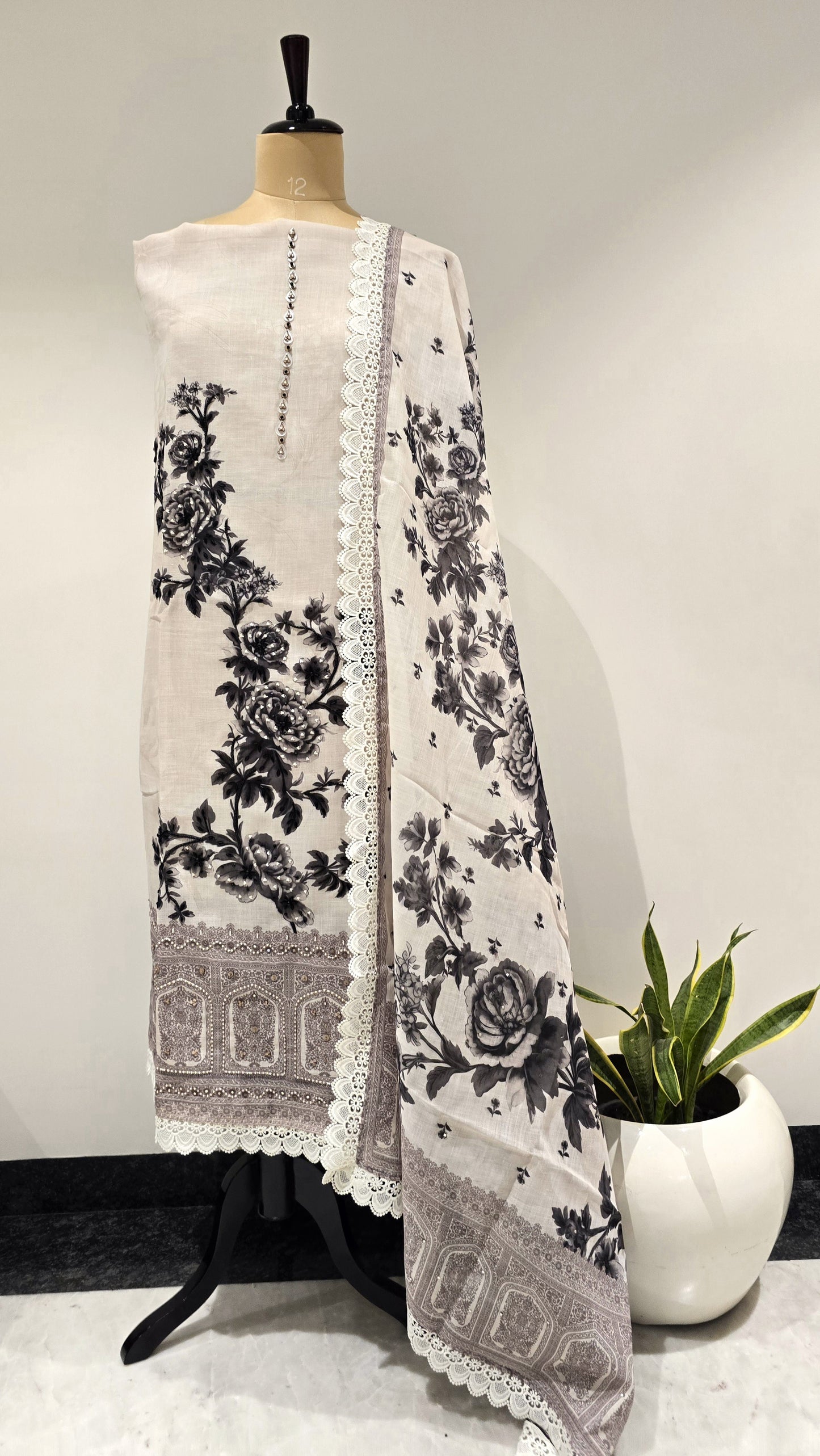 Ivory Gul Signature Suit