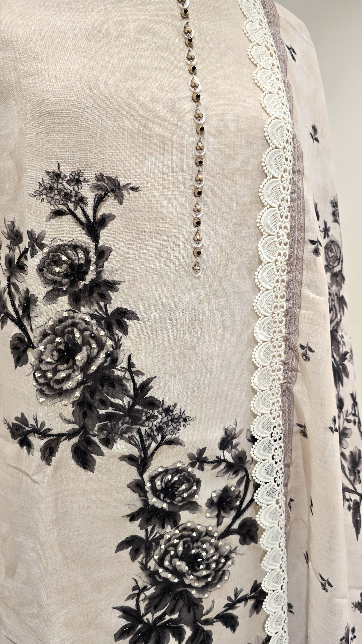 Ivory Gul Signature Suit